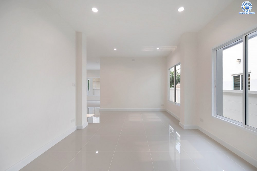 บ้านมือสองตกแต่งใหม่ แบรนด์คุณภาพจาก Property Perfect โครงการ เพอร์เฟคเพลส พระราม5-ราชพฤกษ์ ครบทุกการใช้ชีวิตบนเนื้อที่ 60.7 ตร.ว. ฟังก์ชัน 3 ห้องนอน 3 ห้องน้ำ 2 ที่จอดรถ บรรยากาศร่มรื่น facility ครบ! บนทำเลคุณภาพ ใกล้วงเวียนพระราม5 และจุดขึ้นทางด่วน "ศรีรัช"